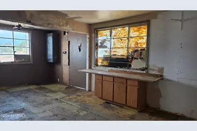 47077 N Fifth Street, Ash Fork, AZ 86320 - Photo 13