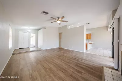 6320 W Paradise Lane, Glendale, AZ 85306 - Photo 5