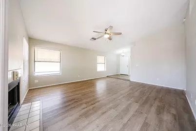 6320 W Paradise Lane, Glendale, AZ 85306 - Photo 9