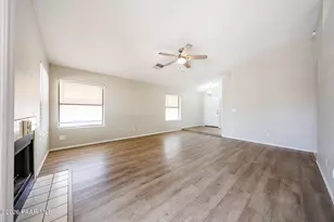 6320 W Paradise Ln, Glendale, AZ 85306 - Photo 9