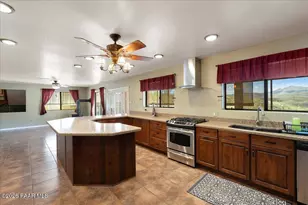 34900 S Westridge Ln, Black Canyon City, AZ 85324 - Photo 9