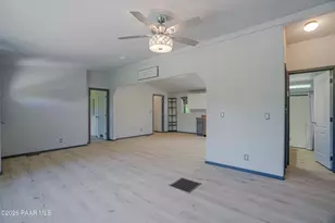 24950 W Joshua Blvd, Kirkland, AZ 86332 - Photo 11