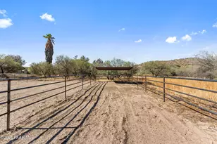 37200 S Rincon Rd, Wickenburg, AZ 85390 - Photo 25