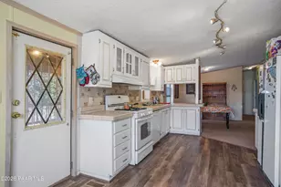 53770 N Mesa Dr, Seligman, AZ 86337 - Photo 13