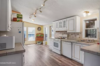 53770 N Mesa Drive, Seligman, AZ 86337 - Photo 11