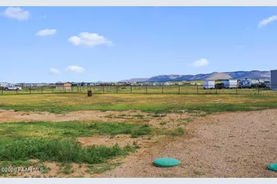 26320 N Vineyard Lane, Paulden, AZ 86334 - Photo 15