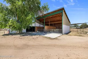 12650 W Z-3 Ranch Rd, Skull Valley, AZ 86338 - Photo 11