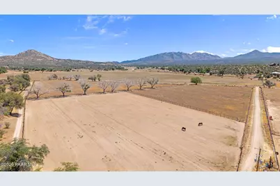 12650 W Z-3 Ranch Road, Skull Valley, AZ 86338 - Photo 23