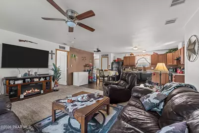 512 W Claessens Drive, Morristown, AZ 85342 - Photo 11