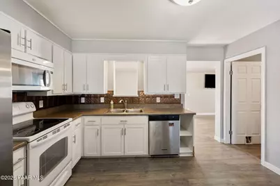 8225 E Manley Drive, Prescott Valley, AZ 86314 - Photo 11