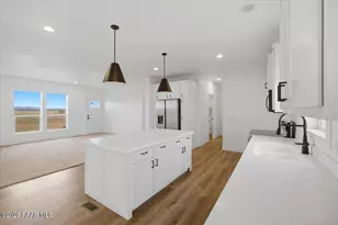 28187 N Wonder Wy, Paulden, AZ 86334 - Photo 1