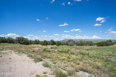 25250 W Medicine Man Trail, Seligman, AZ 86337 - Photo 33