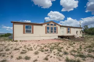 25250 W Medicine Man Trl, Seligman, AZ 86337 - Photo 3