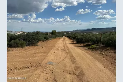 1925 N Gallian Fox, Dewey-Humboldt, AZ 86327 - Photo 5