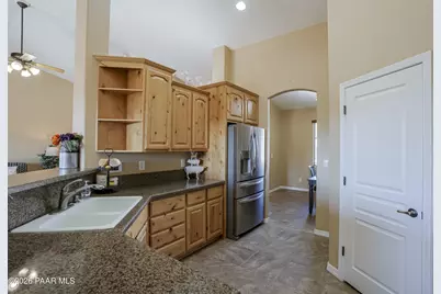 7431 N Outlook Lane, Prescott Valley, AZ 86315 - Photo 11