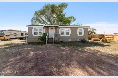 325 W Acapulco Way, Paulden, AZ 86334 - Photo 1