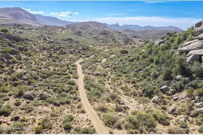 17930 W Lone Ocotillo Trail, Yarnell, AZ 85362 - Photo 11