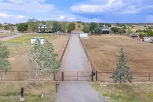 890 E Latigo Ct, Paulden, AZ 86334 - Photo 1