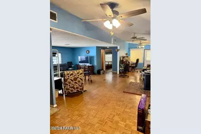 18233 S John Fry Avenue, Peeples Valley, AZ 86332 - Photo 7