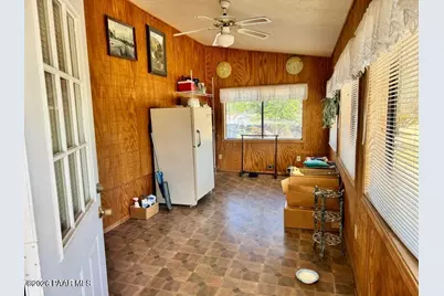 18233 S John Fry Avenue, Peeples Valley, AZ 86332 - Photo 9