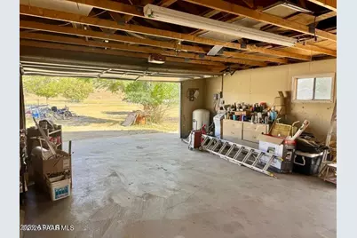 18233 S John Fry Avenue, Peeples Valley, AZ 86332 - Photo 21
