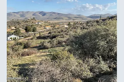 18207 S Tawny Lane, Peeples Valley, AZ 86332 - Photo 9