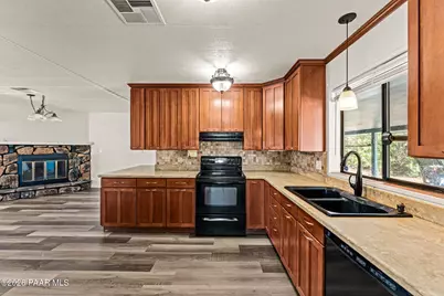 2069 W Smoketree Drive, Wickenburg, AZ 85390 - Photo 7