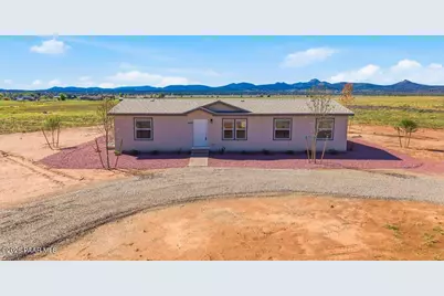 3223 W Rainbow Sunset Avenue, Paulden, AZ 86334 - Photo 1