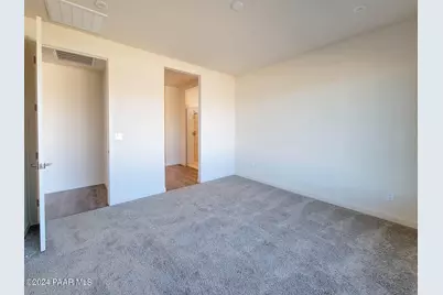 5762 E Richmond Road, Prescott Valley, AZ 86314 - Photo 11
