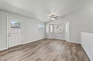 1956 W Chardonnay Dr, Tucson, AZ 85746 - Photo 9