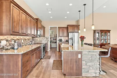 10433 N Spanish Oak Drive, Prescott Valley, AZ 86315 - Photo 11