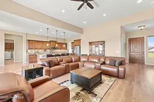 10433 N Spanish Oak Dr, Prescott Valley, AZ 86315 - Photo 5