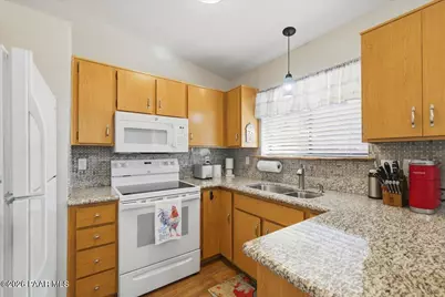 2811 N Cedar Springs Lane, Prescott Valley, AZ 86314 - Photo 9