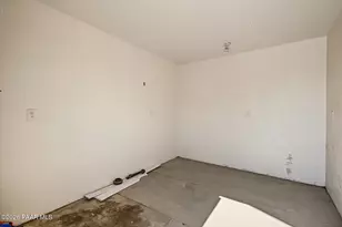 4340 W Clarendon Ave, Phoenix, AZ 85031 - Photo 23