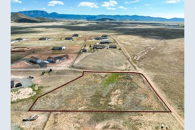 8040 N Covered Wagon Trail, Prescott Valley, AZ 86315 - Photo 1