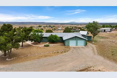 1060 N Grandview, Paulden, AZ 86334 - Photo 1