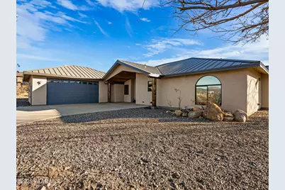 18247 S Peeples Valley Road, Peeples Valley, AZ 86332 - Photo 1