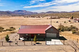 16147 W Apache Way, Peeples Valley, AZ 86332 - Photo 1