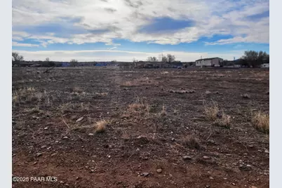 175 E Mackinac Drive, Paulden, AZ 86334 - Photo 1
