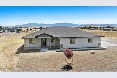 10685 N Poquito Valley Road, Prescott Valley, AZ 86315 - Photo 1