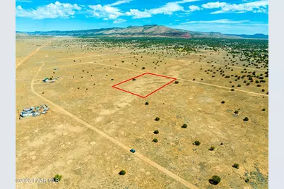 53316 N Saddlerock Drive, Seligman, AZ 86337 - Photo 1