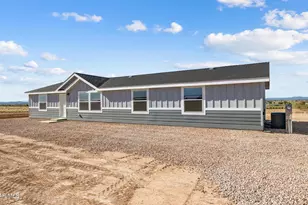 2729 W Grapevine Ct, Paulden, AZ 86334 - Photo 1