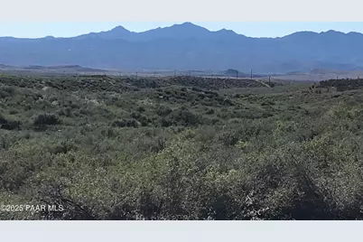 8335 W Barrington Road, Wilhoit, AZ 86332 - Photo 1