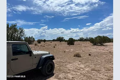 10 NW Chain Ranch Road, Ash Fork, AZ 86320 - Photo 1