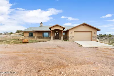 815 E Paniolo Way, Paulden, AZ 86334 - Photo 1