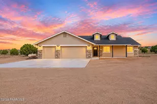 1220 E Cougar Rdg Rd, Paulden, AZ 86334 - Photo 1