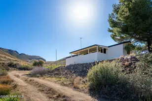 22673 S Crest Way, Yarnell, AZ 85362 - Photo 1