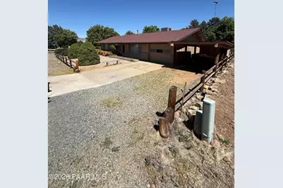 887 N Cochise Drive, Dewey-Humboldt, AZ 86327 - Photo 1