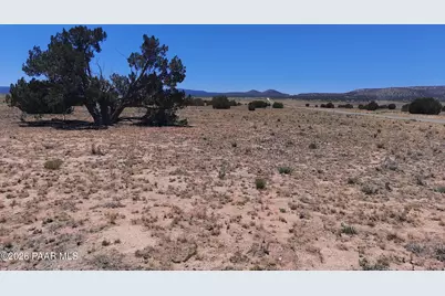 27705 W Fort Rock Road, Seligman, AZ 86337 - Photo 1