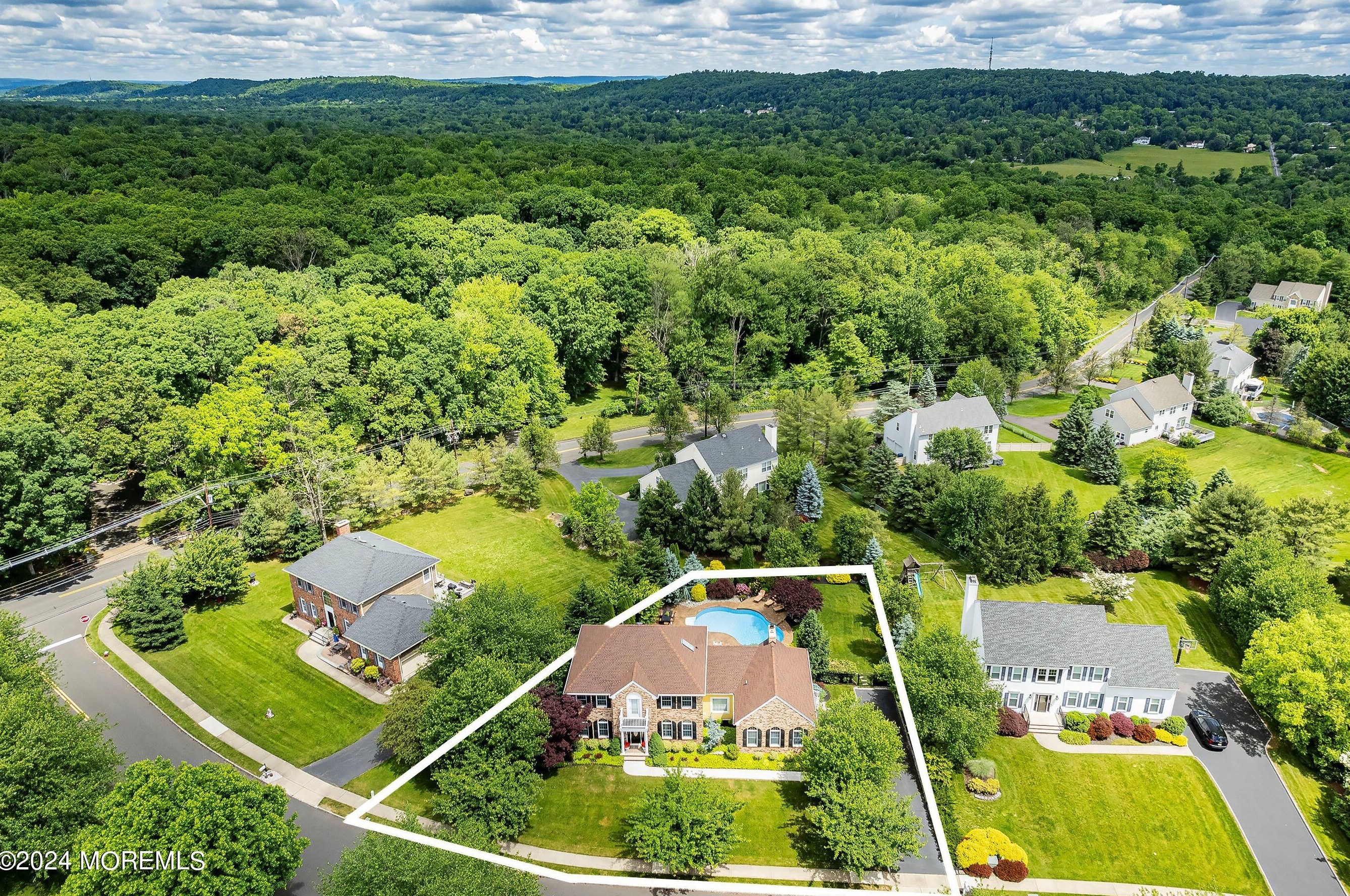 3 Hodge Dr, Bridgewater, NJ 08807